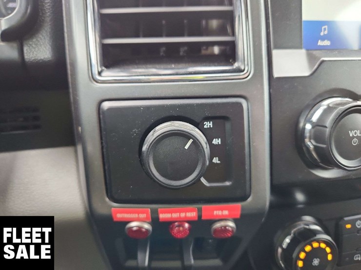 2021-ford-f550-image-26