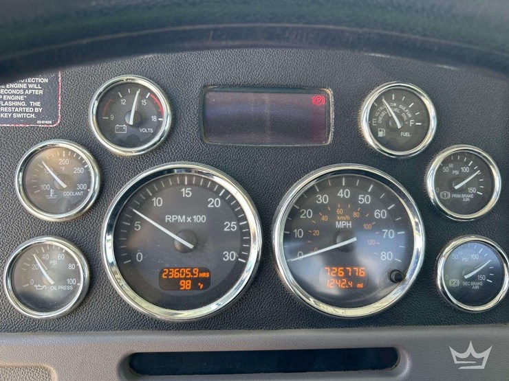 2016-peterbilt-389-image-16