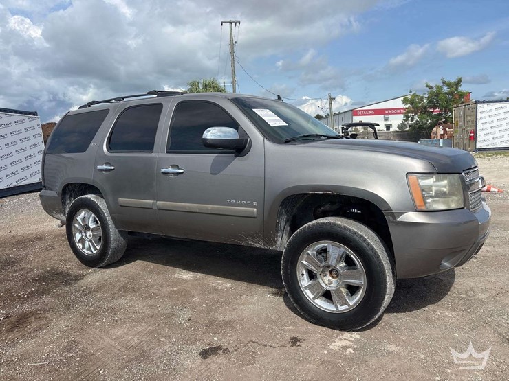 2007-chevrolet-tahoe-image-2