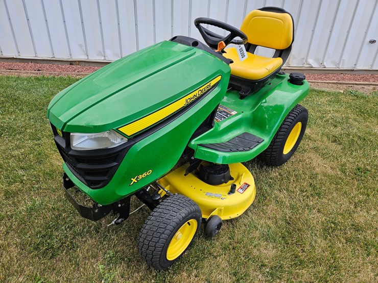 john-deere-x360-image-1