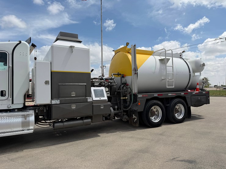 2020-kenworth-t800-image-4