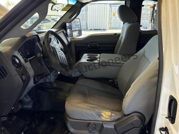 2014-ford-f350-image-27