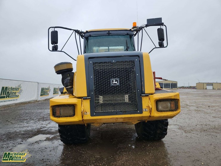 2014-deere-300d-image-9