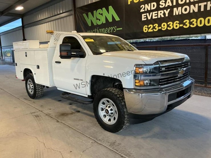 2017-chevrolet-silverado-3500hd-image-2