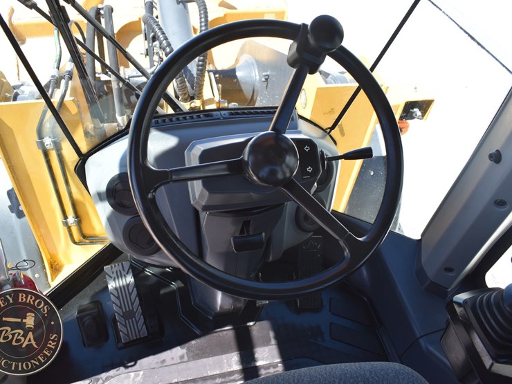 2021-deere-524-p-tier-image-51