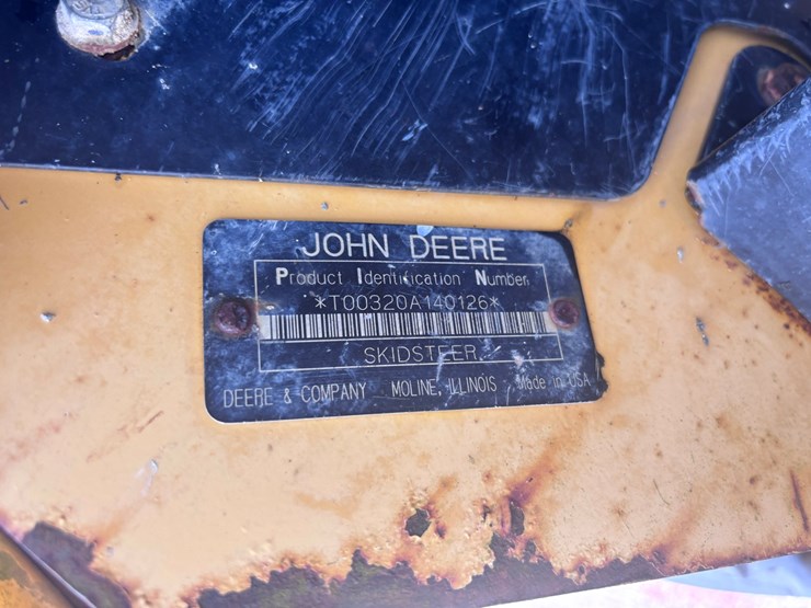 john-deere-320-image-5