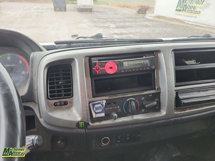 2010-hino-308-image-35