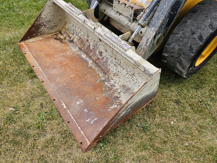 deere-326d-image-10