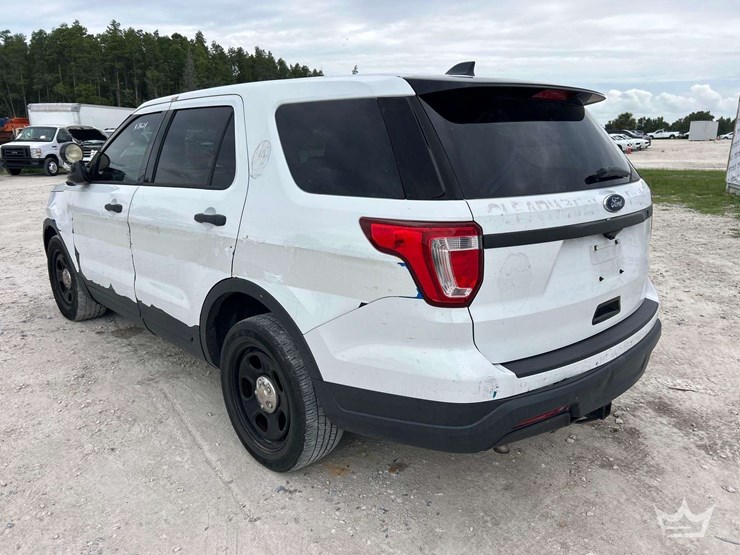 2018-ford-explorer-image-4