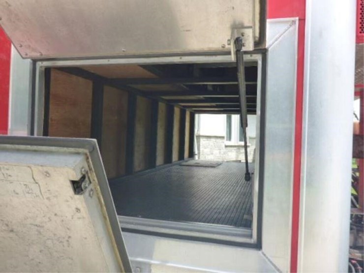 2005-gmc-t8500-image-42