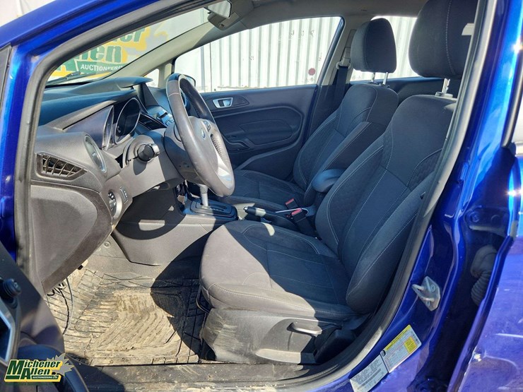2014-ford-fiesta-se-image-10