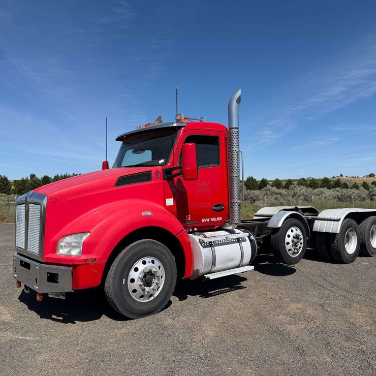 2015 KENWORTH T880