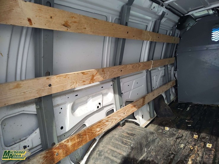 non-operable-2006-ford-e-250-cargo-van-image-25