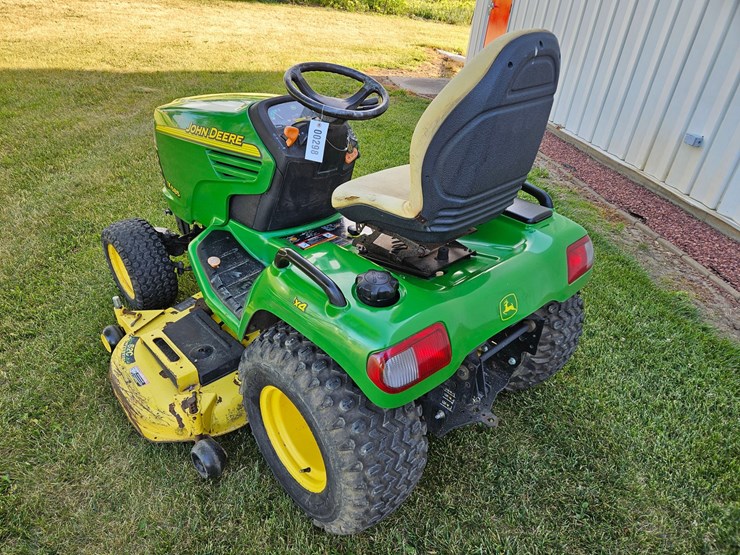 john-deere-x585-image-3