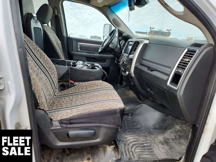 2018-ram-5500-slt-image-22