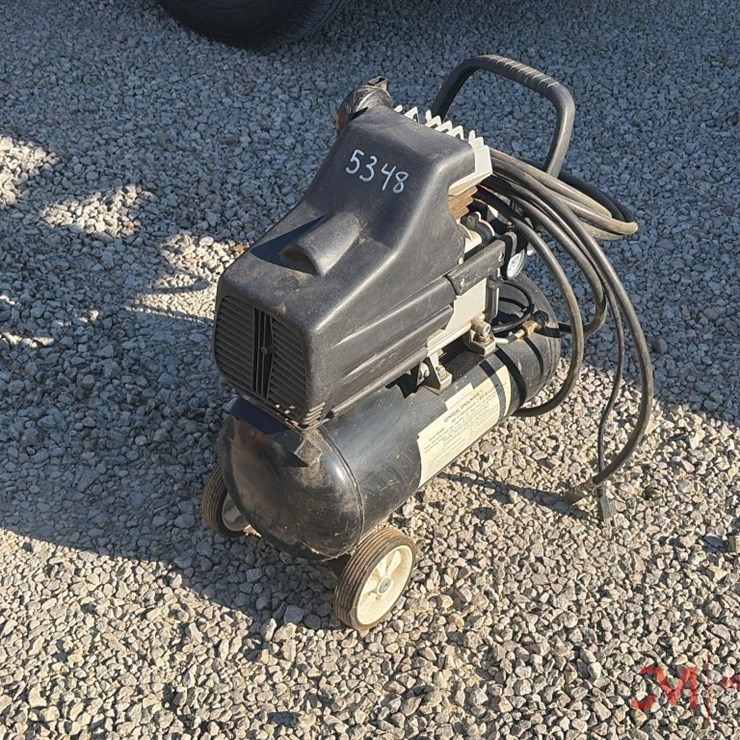 CENTRAL PNEUMATIC 8 GALLON PORTABLE ELECTRIC AIR COMPRESSOR