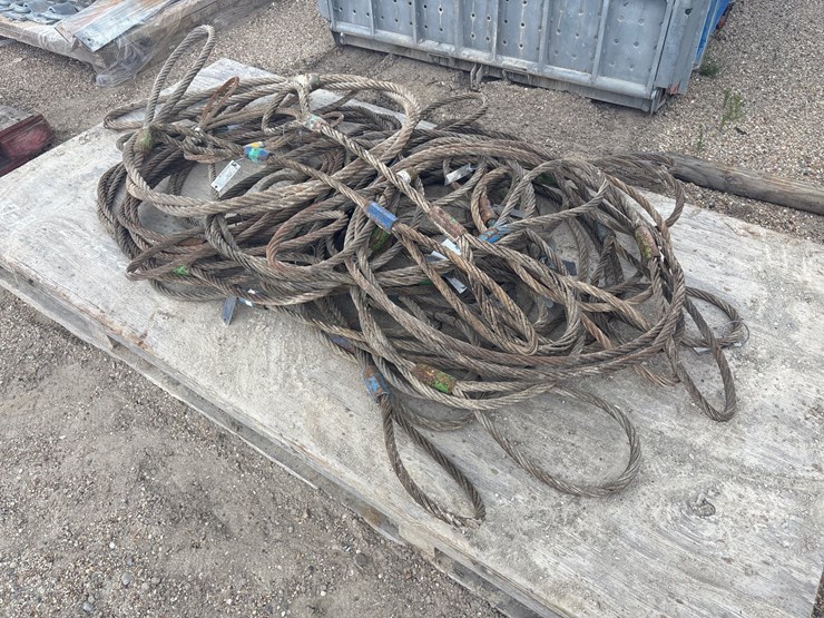 #30589-•-pallet-of-crane-rigging-image-1
