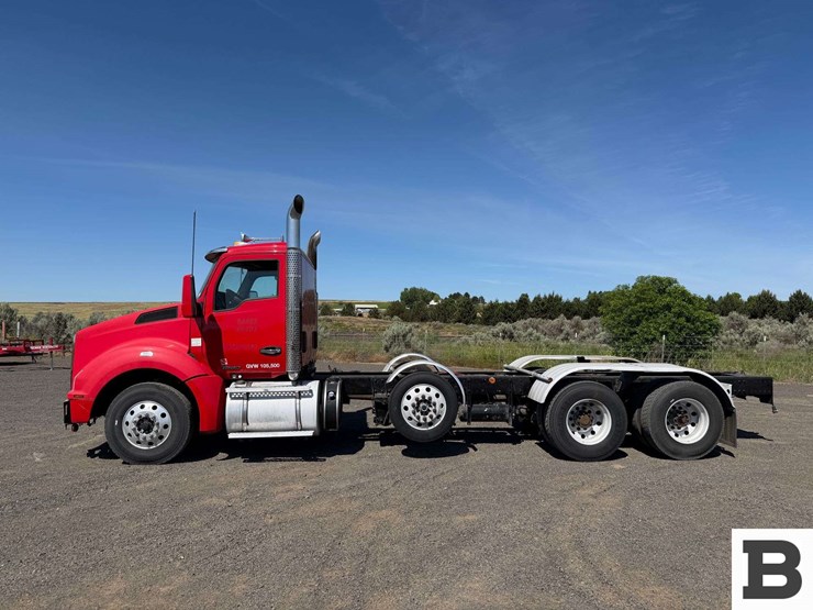 2015-kenworth-t880-image-2