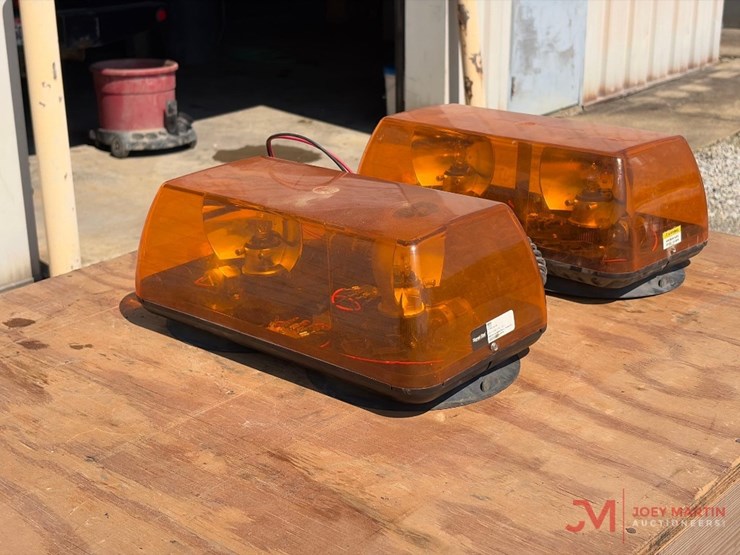 (2)-signal-stat-15"-12-volt-mini-light-bar-image-3