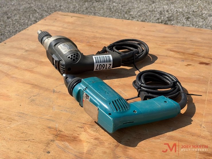 makita-electric-drywall-screwdriver-and-vsr-electric-drywall-screwdriver-image-4