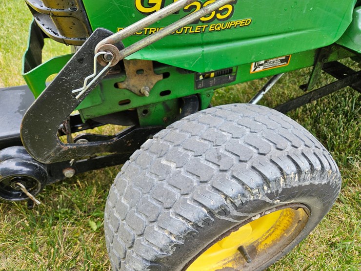 john-deere-gt235-image-13