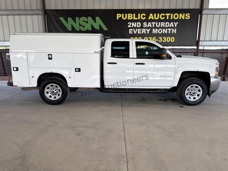 2018-chevrolet-silverado-3500hd-image-1