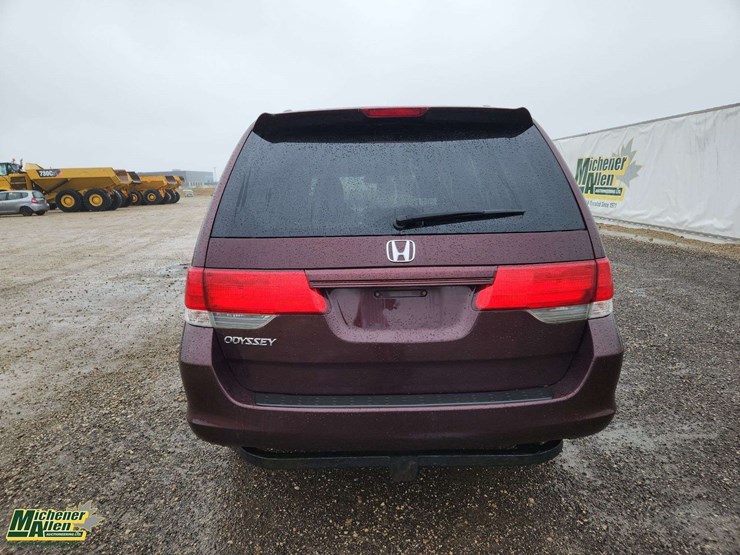2010-honda-odyssey-image-7