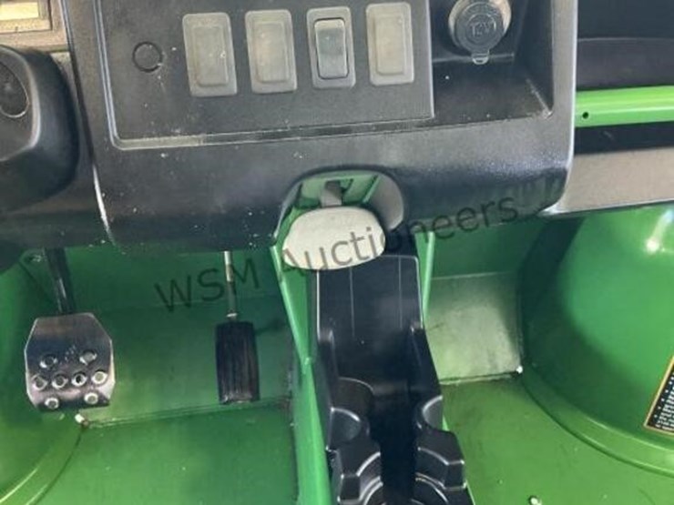 john-deere-gator-hpx-image-16