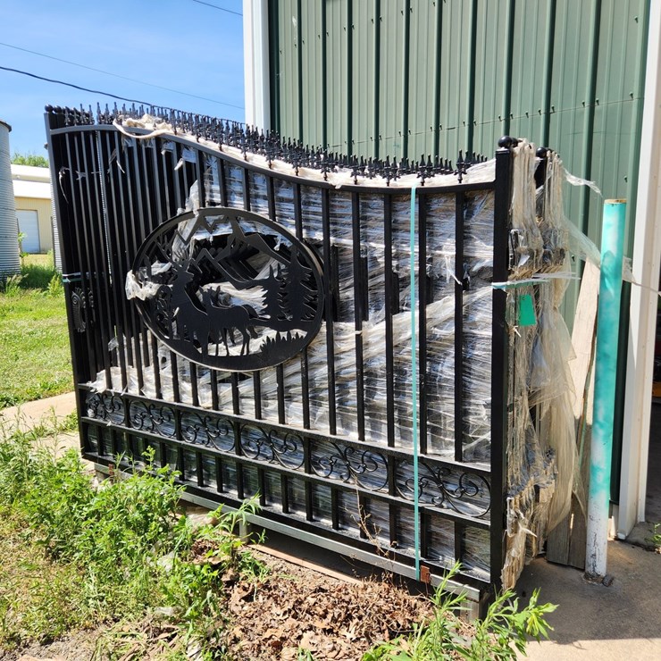 #372 • 20ft bi parting gate