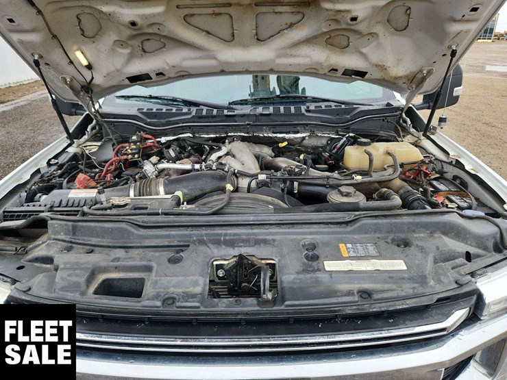 2021-ford-f550-image-31