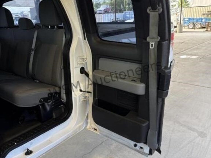 2014-ford-f150-image-25