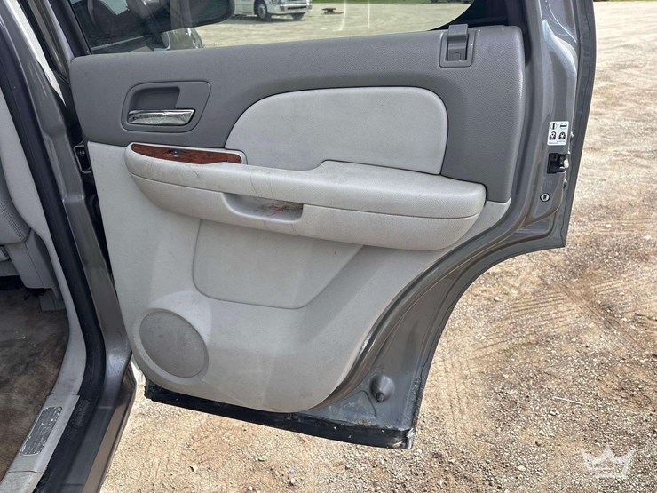 2007-chevrolet-tahoe-image-22