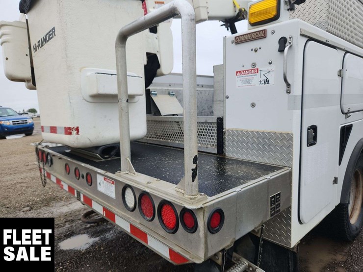 2021-ford-f550-image-54