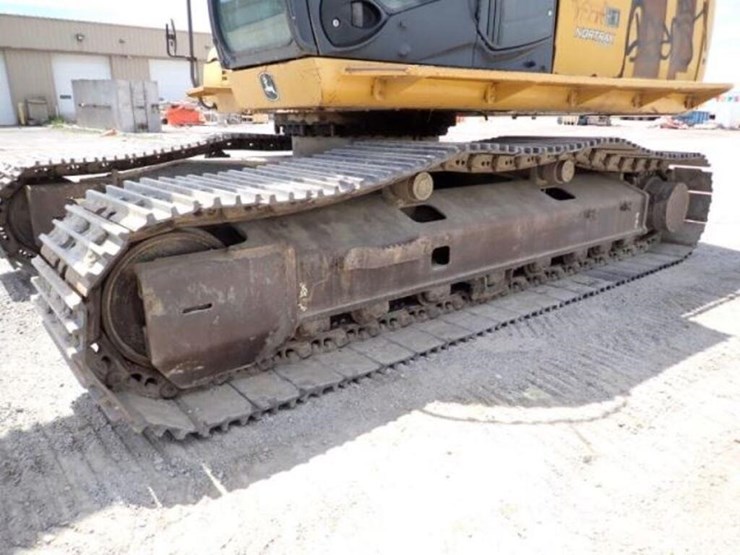 2009-deere-270d-lc-image-38