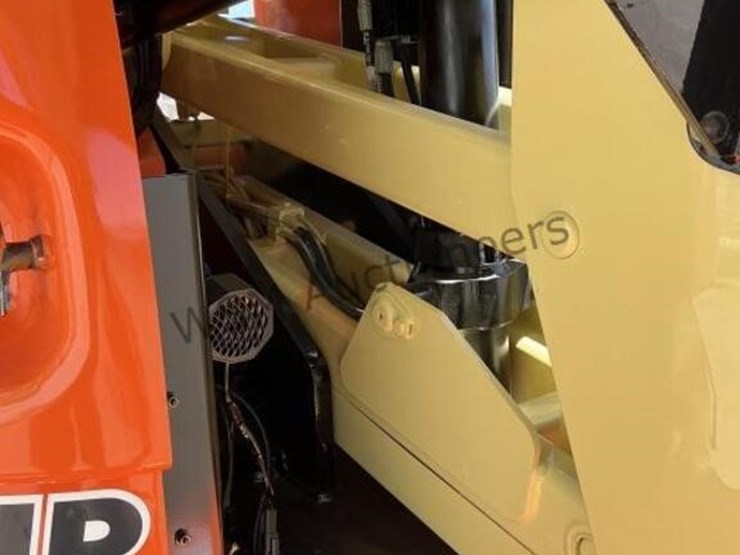 jlg-e300ajp-image-14