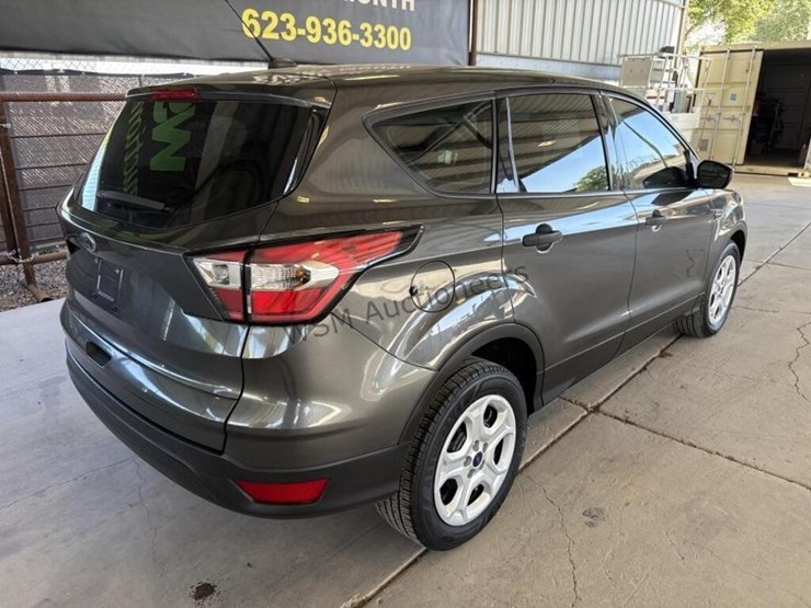 2017-ford-escape-image-8