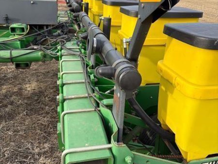 1994-john-deere-7200-image-17