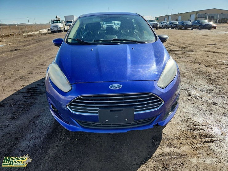2014-ford-fiesta-se-image-9