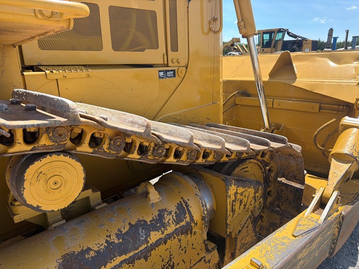 caterpillar-d6t-xl-image-14