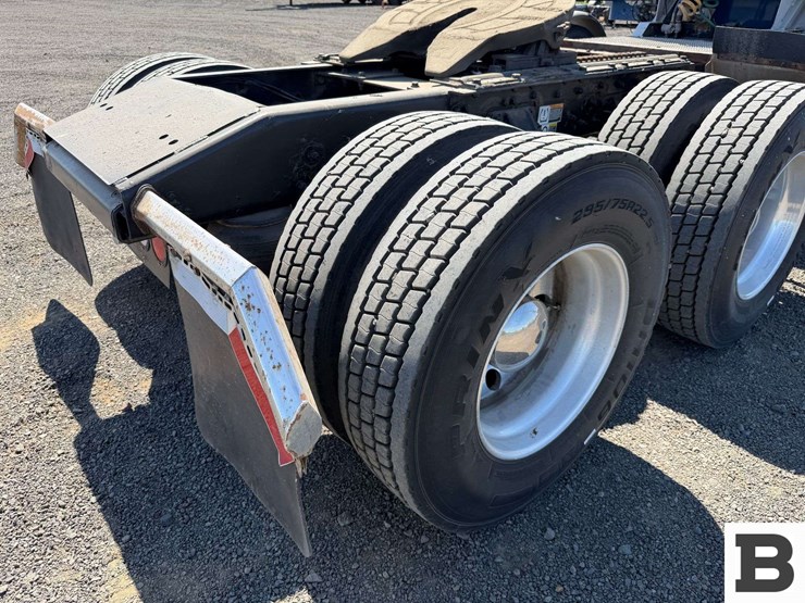 2015-kenworth-t800-image-37