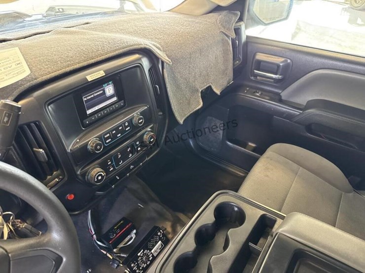 2015-chevrolet-silverado-2500hd-image-22