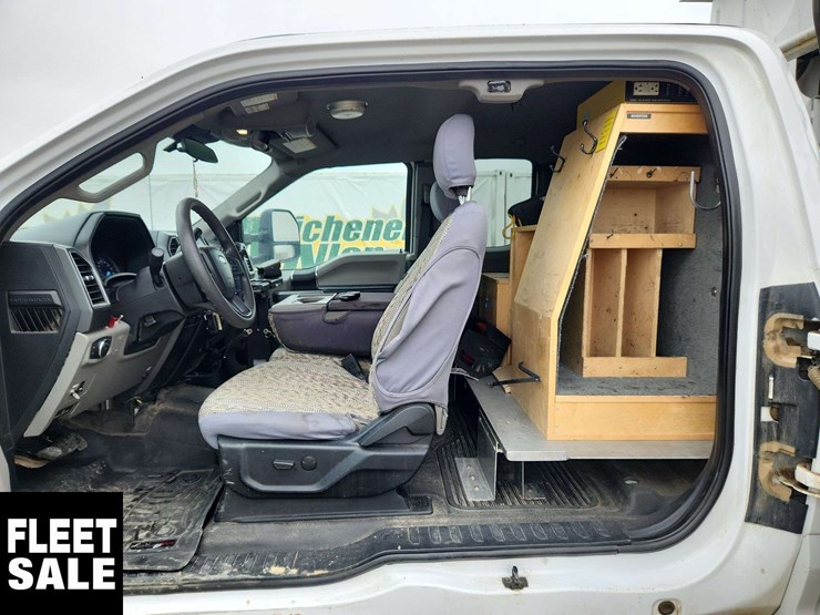 2021-ford-f550-image-13