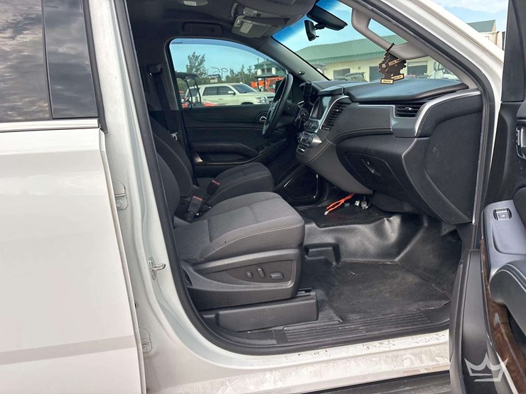 2019-chevrolet-tahoe-image-25