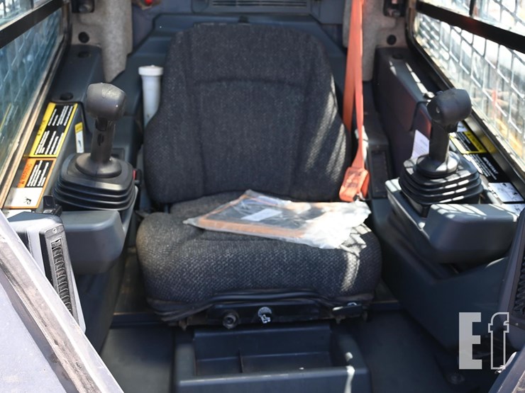 2019-deere-325g-image-6