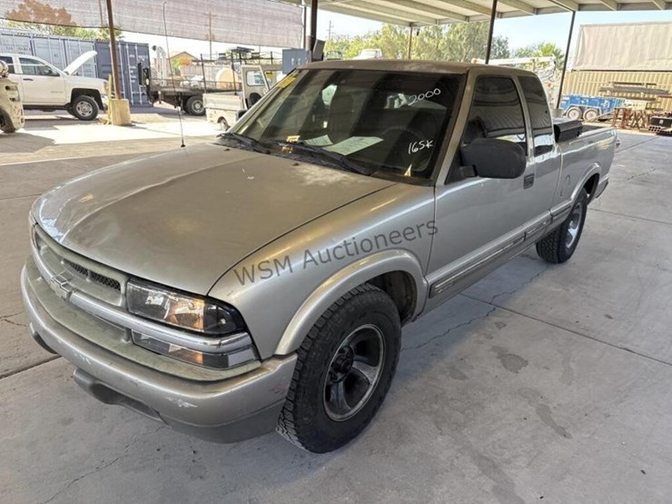 2000-chevrolet-s10-image-4