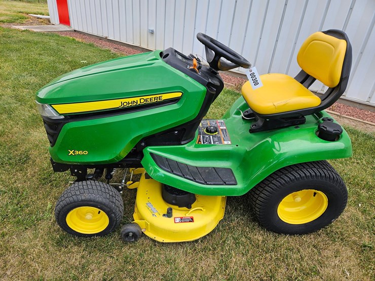 john-deere-x360-image-2