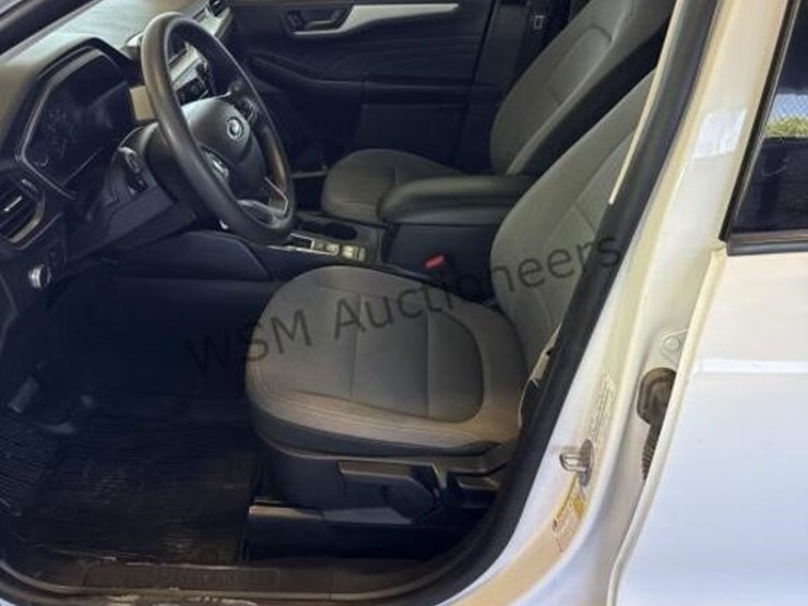 2021-ford-escape-image-22