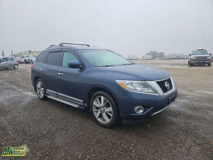 2015-nissan-pathfinder-image-2