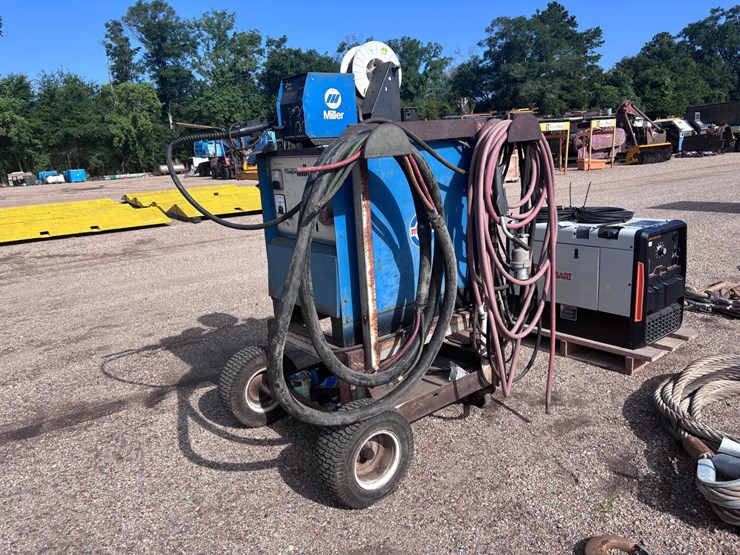 #2805-•-miller-welding-machine-image-1