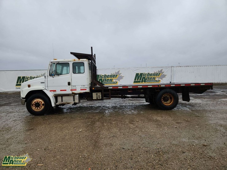 2001-freightliner-fl70-image-2